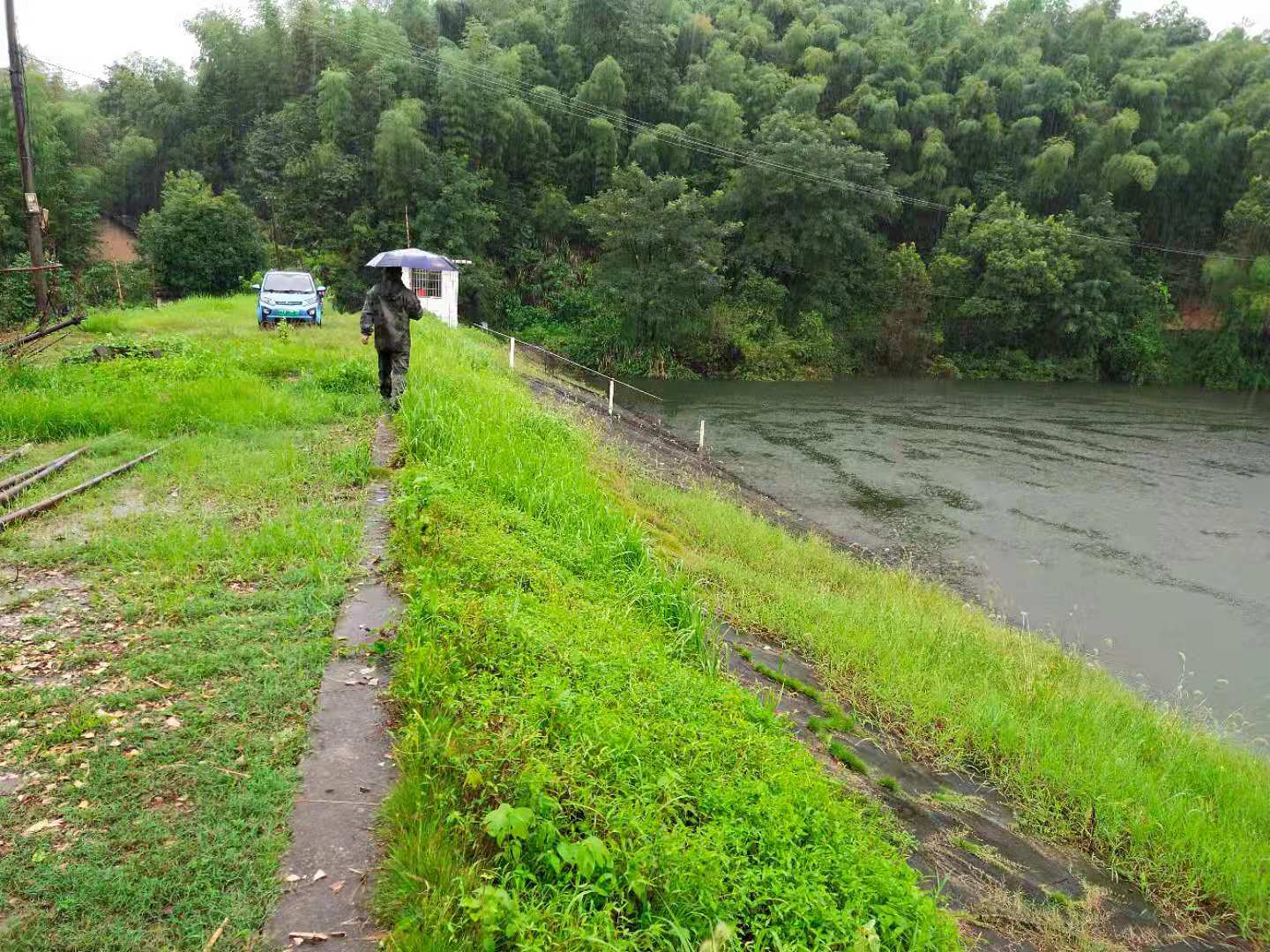 防汛责任人到岗值守.jpg 防汛责任人到岗值守.jpg
