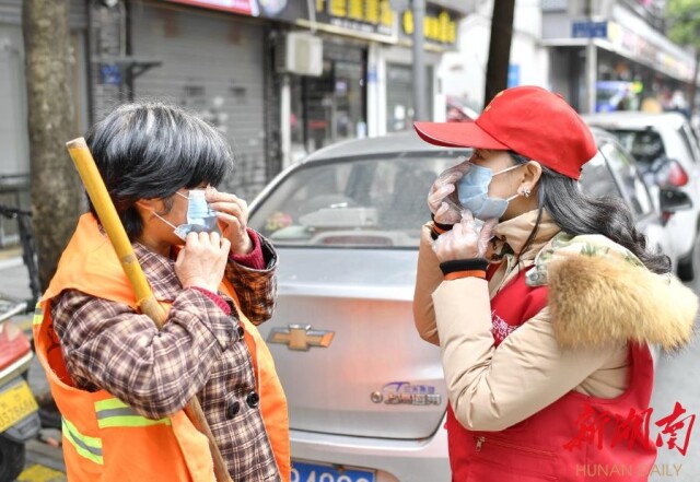 环环都要挑担子 人人都当战斗员