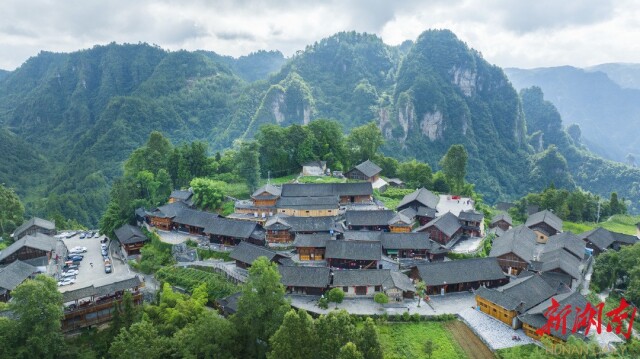 巨变惊文眼 江山催挥毫——中国作协湖南系列活动纪行(上)