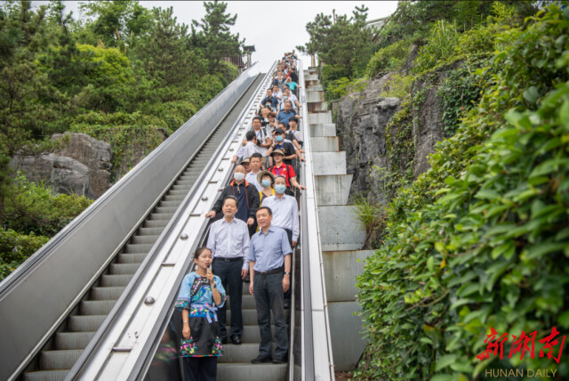 巨变惊文眼 江山催挥毫——中国作协湖南系列活动纪行(上)