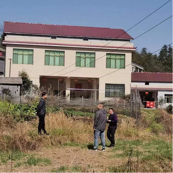 大栗港镇:坚守安全“红线” 让担心变放心