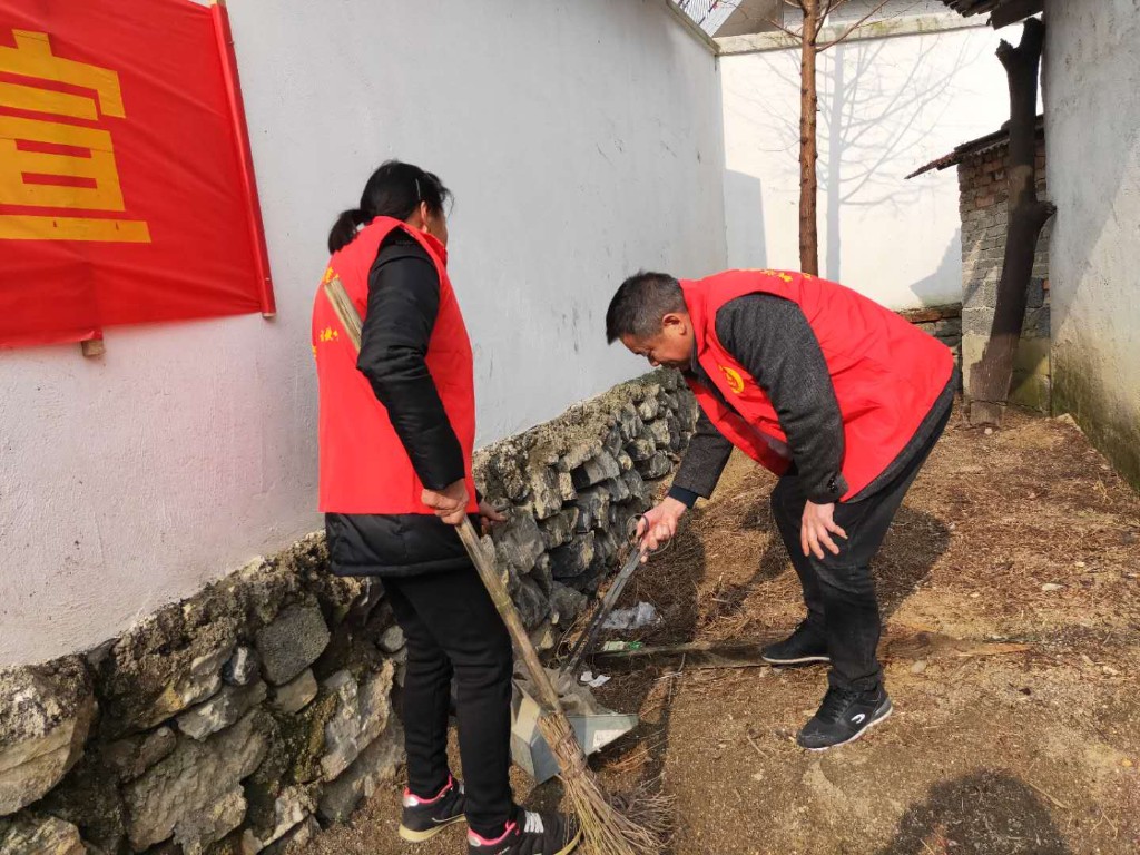 清理房前屋后垃圾