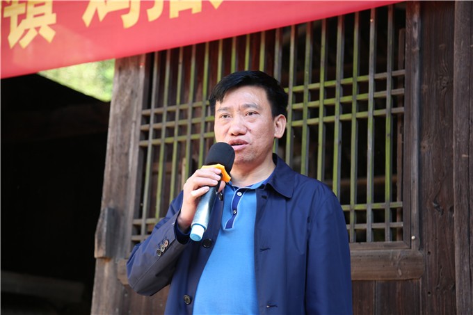 鸡猪共舞笋当王 修山小产业托起脱贫梦 (5)